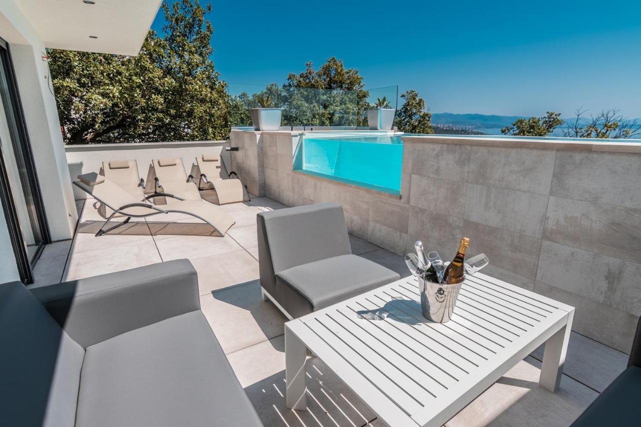Villa The Boat With Rooftop Pool Matulji Eksteriør bilde