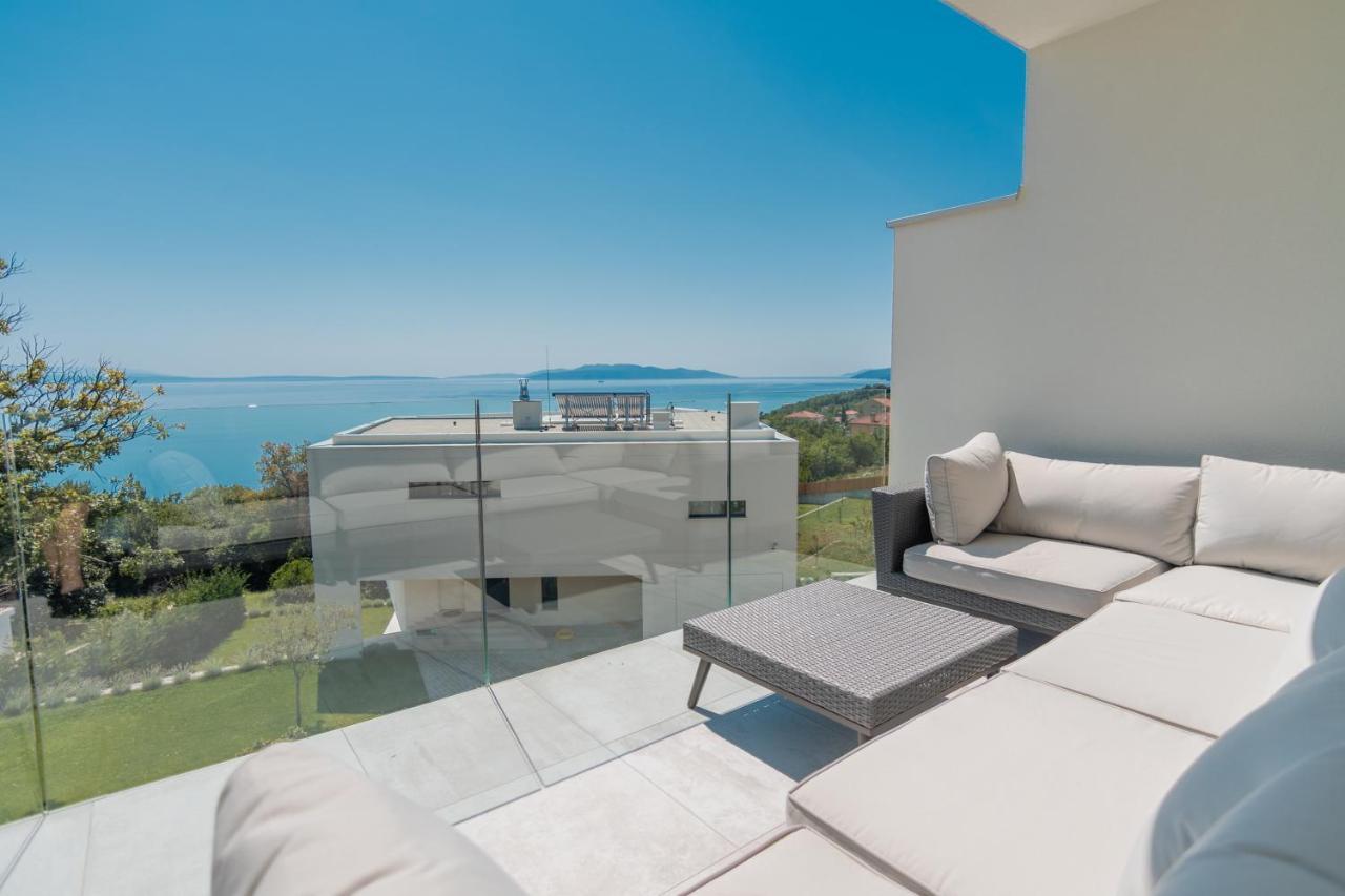Villa The Boat With Rooftop Pool Matulji Eksteriør bilde