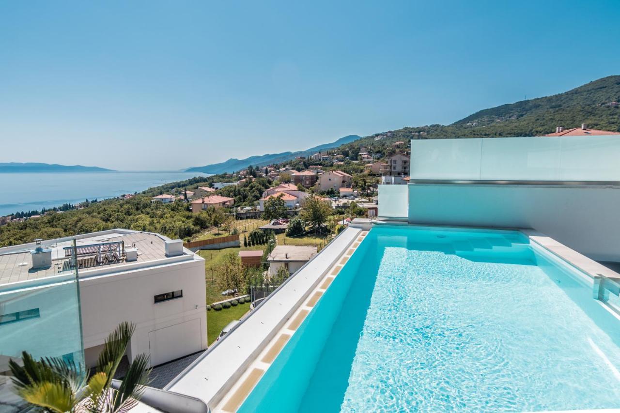 Villa The Boat With Rooftop Pool Matulji Eksteriør bilde